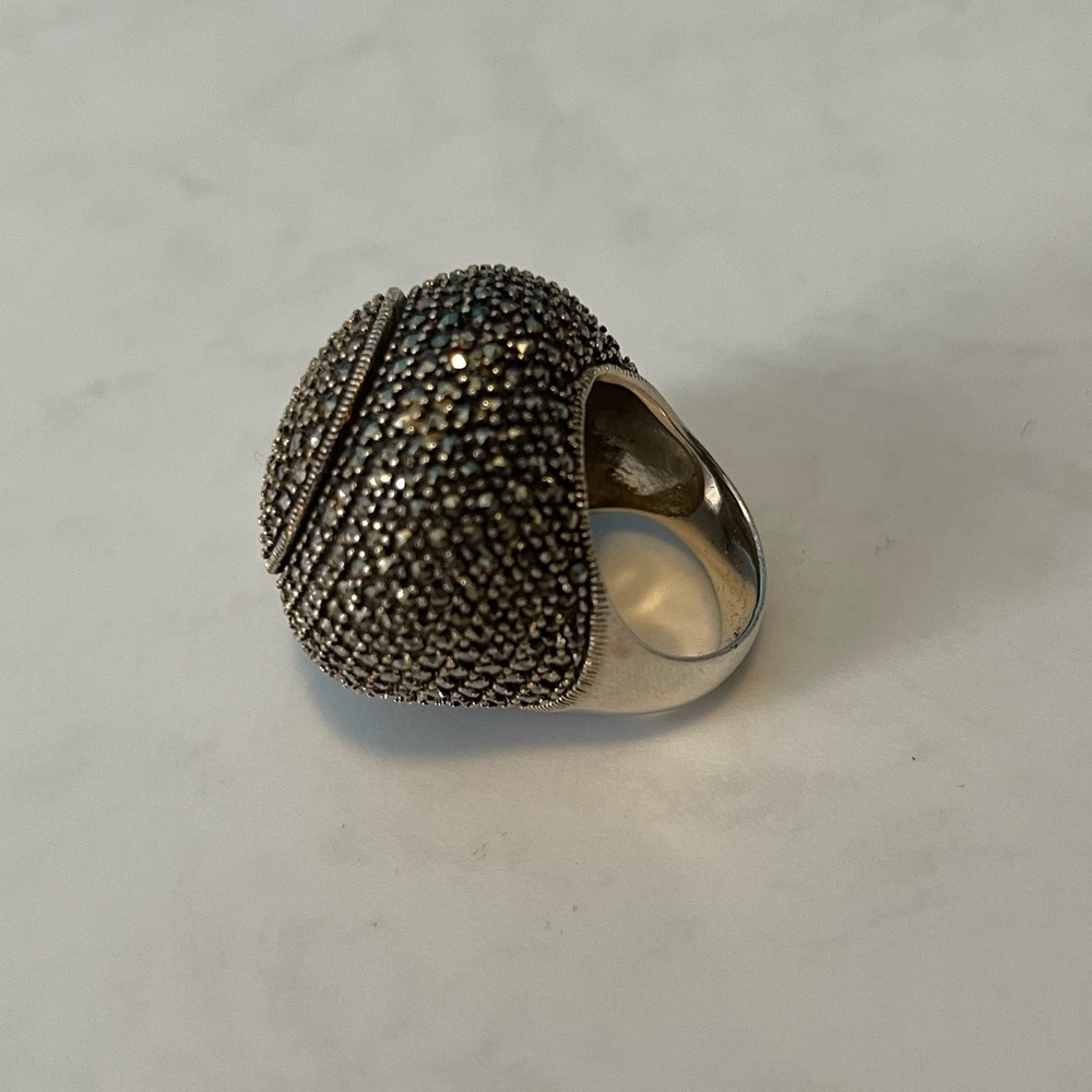 STATEMENT Sparkly Ring - Picture 2 of 2